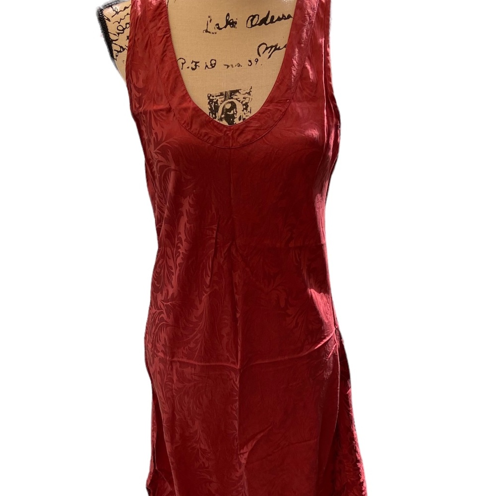VICTORIA’S SECRET 100% SILK LONG GOWN